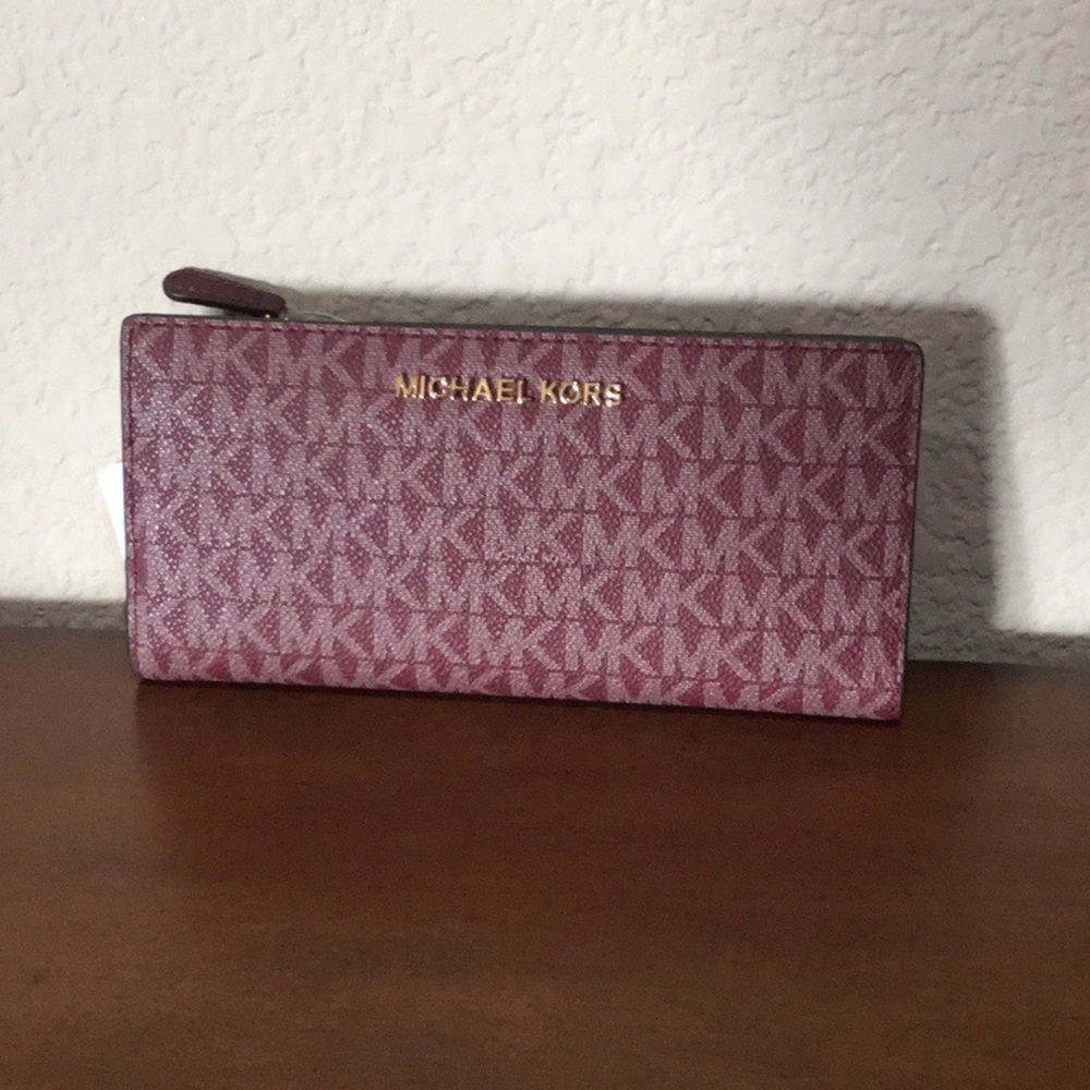 Michael Kors Jet Set Carryall Wallet w/ Card Case